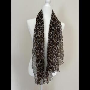 Guy Laroche Paris Elegant Animal Print Scarf